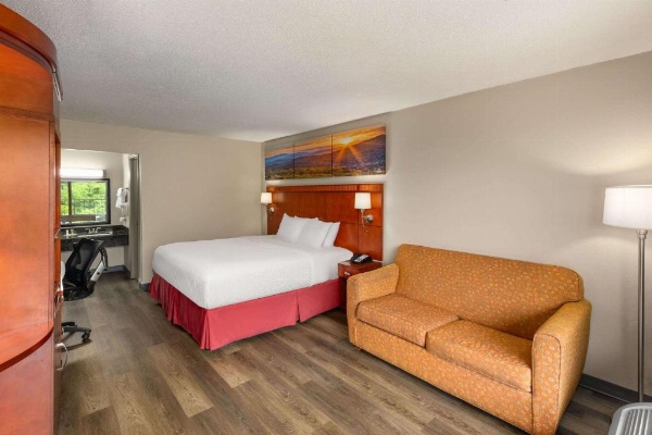 Days Inn by Wyndham Knoxville East image 21